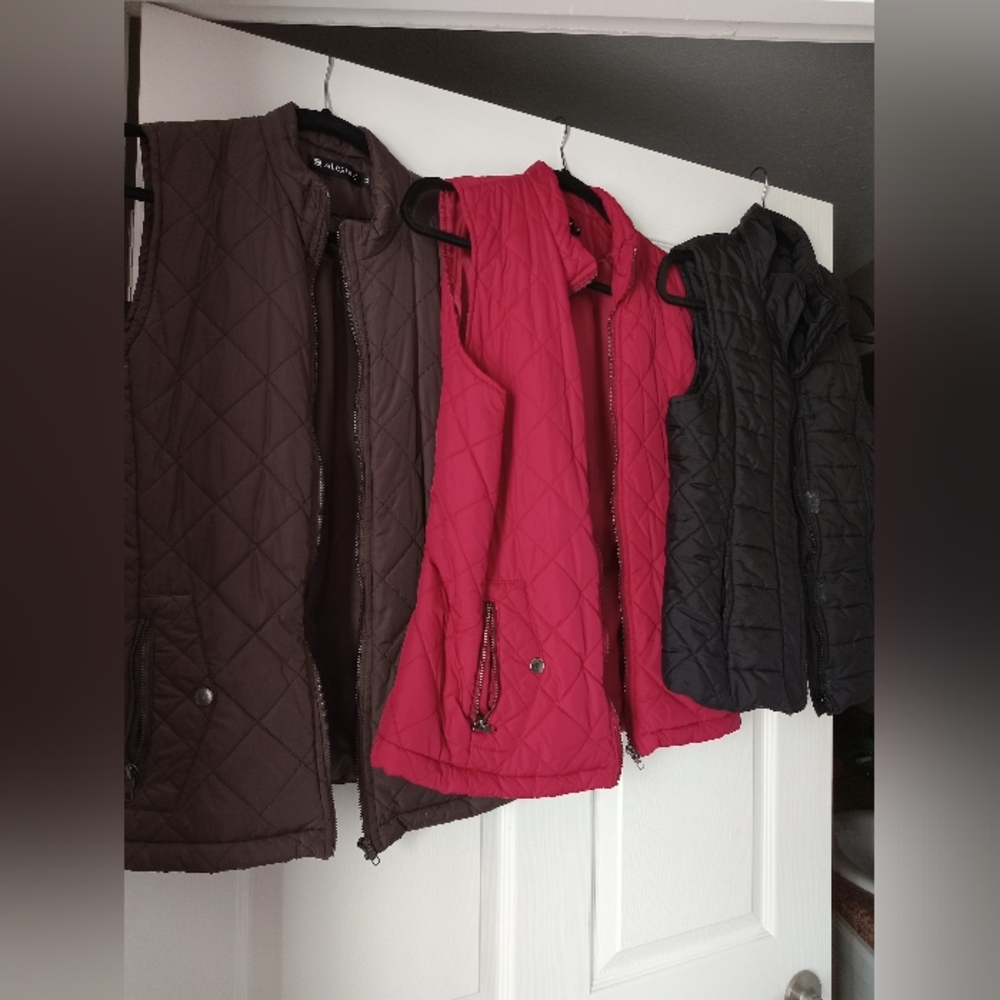 Bundle of vests size medium
